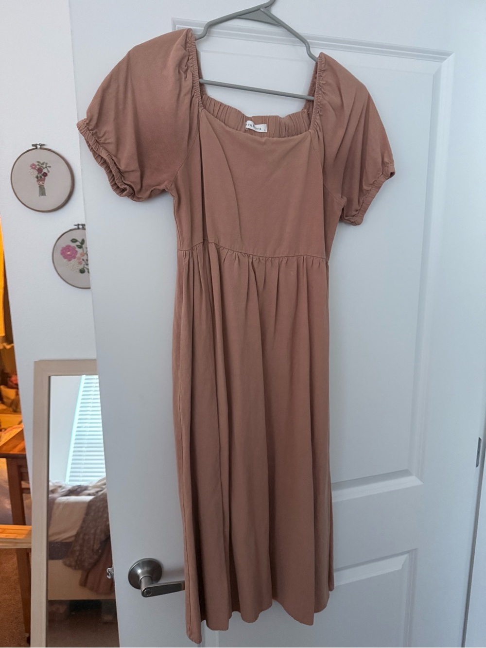 Mauve Neuflora Square-Neck Midi Dress with Puff Sleeves